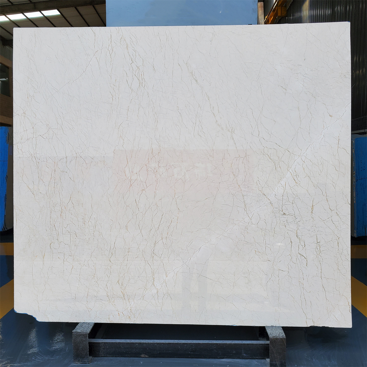 Center Beige marble slab photos for warm beige tone approval, stair tread layout, floor tile layout, wall veneer elevations and export packing review.
